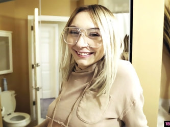 Busty Blonde Milf In Tight Jeans Chloe Temple Gets A Doggy...