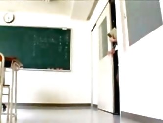 Sexy Japanese Teacher In Miniski...